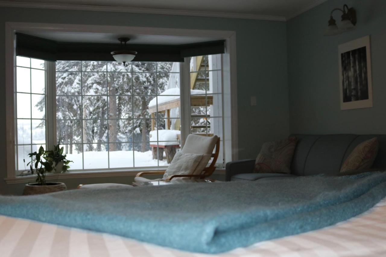 Great Slave Lakeside Bed & Breakfast Yellowknife Dış mekan fotoğraf